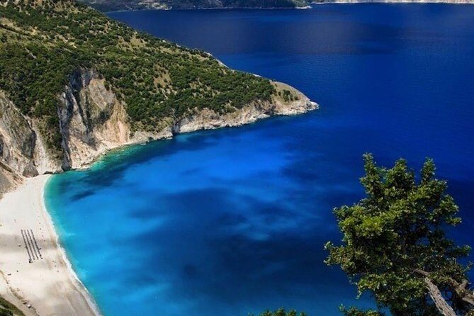 Kefalonia Island Bus Tour- Wine Tasting, Melissani & Fiscardo - Stop 1: Orealios winery and robola wine tasting