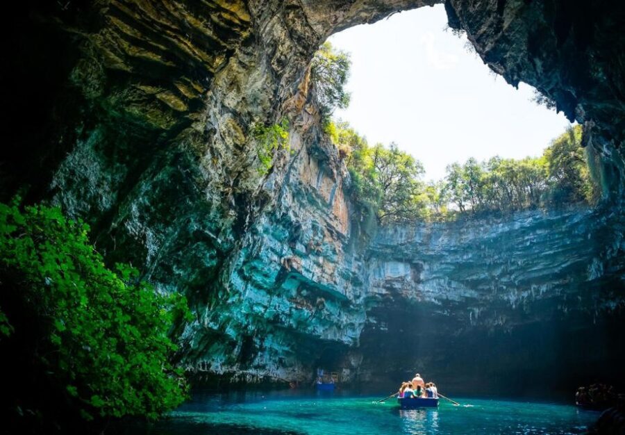 Kefalonia: Island Highlights Bus and Boat Tour with Lunch - Price and Value: What $116 Covers (and What It Doesn’t)