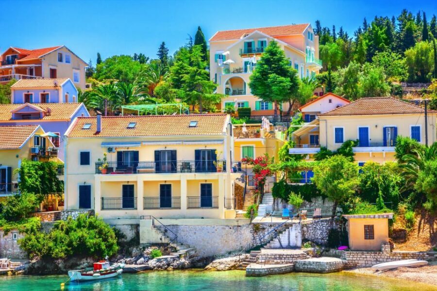 Kefalonia: Island Highlights Bus and Boat Tour with Lunch - Fiskardo Lunch: Waterfront Eating in a Venetian-Style Fishing Village