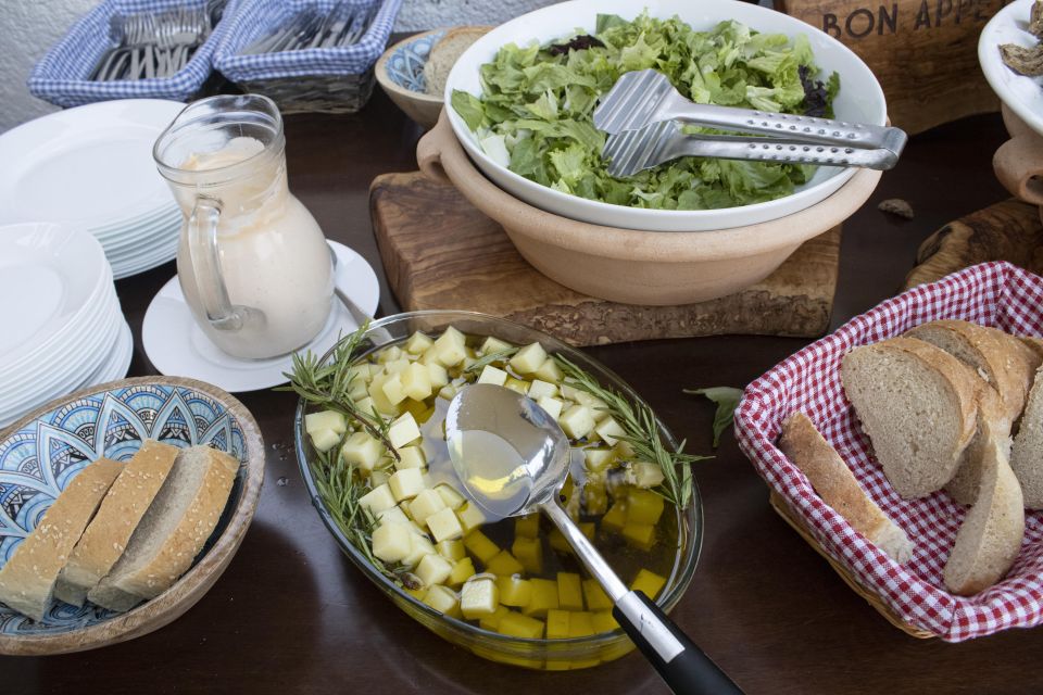 Kissamos: Greek Night with Buffet Dinner and Plate Smashing - Key points at a glance