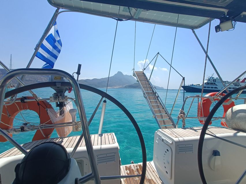 Kissamos: Sailing Cruise to Balos & Gramvousa with Lunch - The safety briefing and the first stretch of open water
