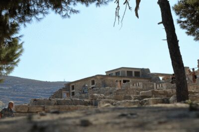 Knossos: Knossos Private Guided Tour - The Grand Staircase and the Shape of the Palace