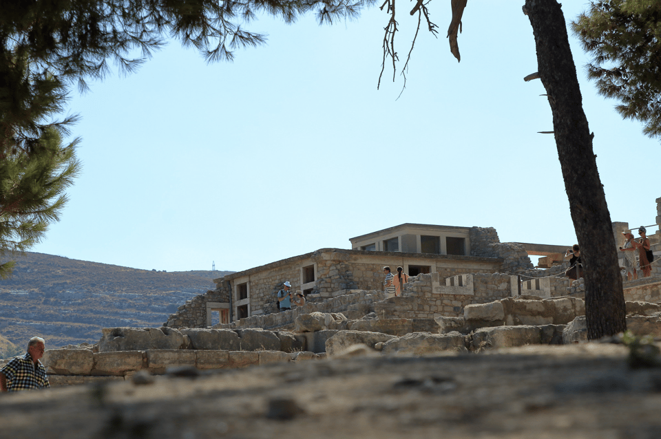 Knossos: Knossos Private Guided Tour - The Grand Staircase and the Shape of the Palace