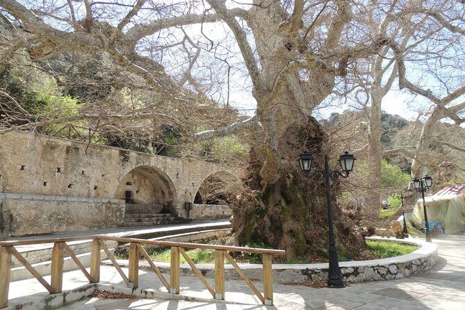 Knossos & Lasithi Plateau: Villages, Olive Oil Tour From Elounda - Lassithi Plateau and the windmill story: seeing history in the terrain