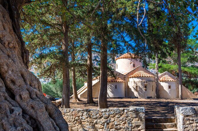 Knossos, Lasithi, Zeus Cave & Olive Mill Farm Combo Tour - Vidiani Monastery: A Calm Courtyard Before the Big Stops