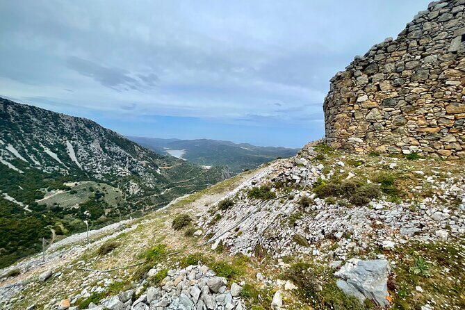 Knossos & Lassithi Private Tour–Discover Zeus’s Land with a Local - Krasi’s ancient Platanus tree and the aqueduct story
