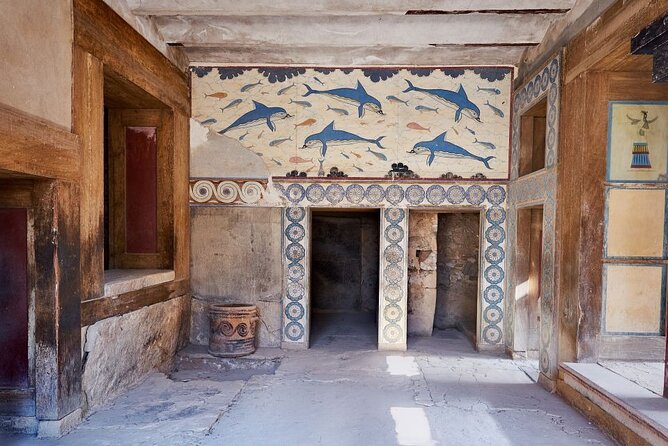 Knossos, Olive Grove, Winery - Distillery with Tastings & Lunch - Starting at Knossos with the right expectations