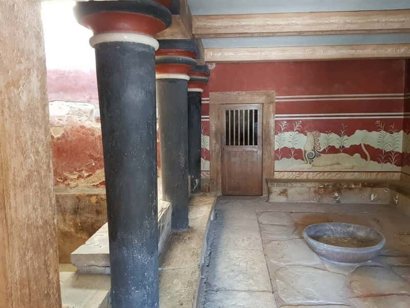 Knossos Palace and Pottery experience. Excursion Safari - Guides, Small Groups, and the Skip-the-Ticket-Line Detail