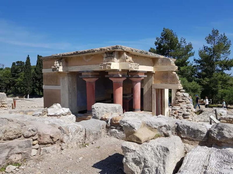 Knossos Palace and Pottery experience. Excursion Safari - The Pottery Lesson: What You’ll Actually Do (and What Might Cost Extra)