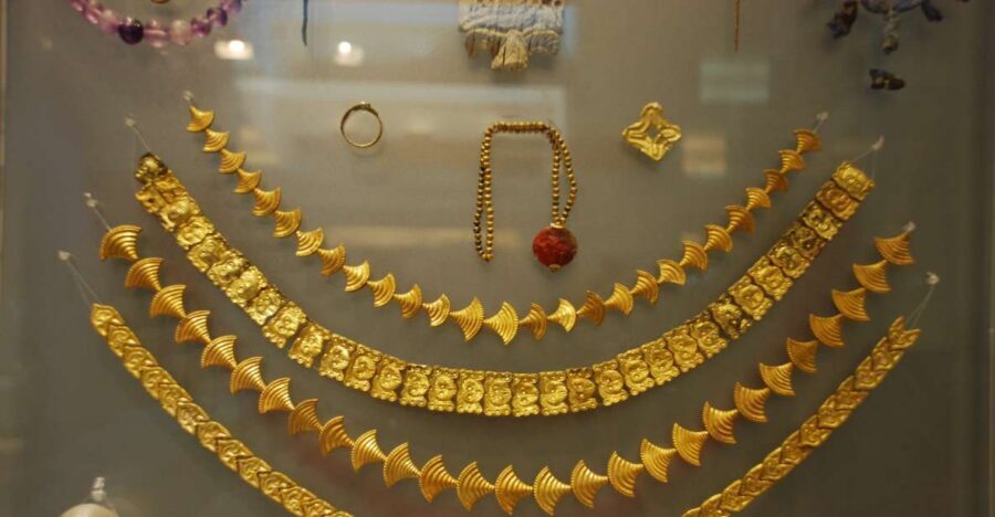 Knossos Palace & Archaeological Museum Private Tour - Your guide experience: private pace, real explanations