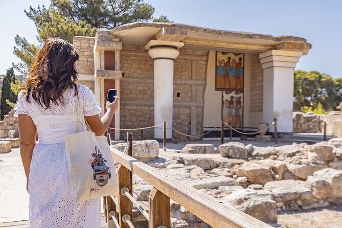 Knossos Palace & Archeological Museum: E-Tickets with Audio Tours - The audio tour reality check: helpful, but not perfect