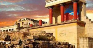 Knossos Palace guided tour - Heraklion City tour + market - Entering the Palace of Knossos with a real guide, not just noise