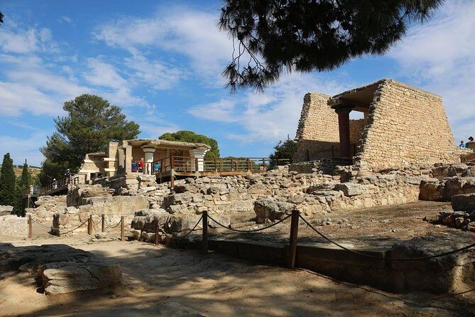 Knossos Palace Guided Walking Tour - Skip-the-line and headsets: small perks that pay off