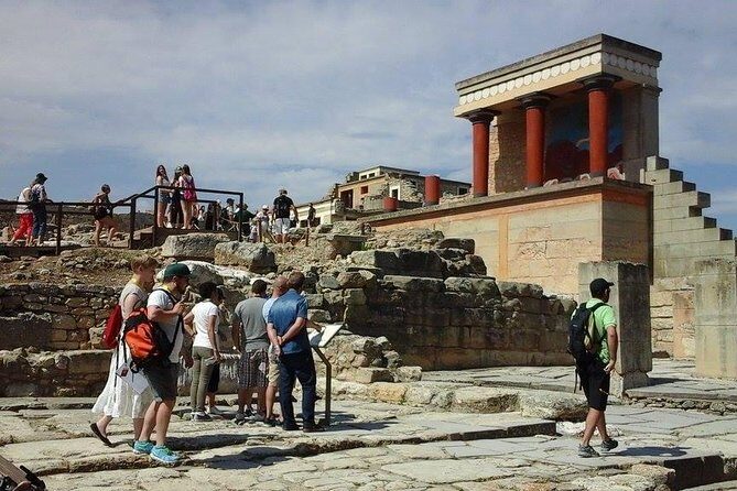 Knossos Palace Guided Walking Tour - A note on guides: what the best ones focus on