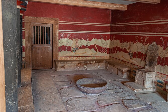 Knossos Palace Private Walking Tour - Storerooms, pottery, and the practical side of a palace