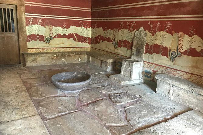Knossos Palace Tour with Transfer & Skip-the-Line Entry Ticket - Why the small-group size (up to 16) improves the visit