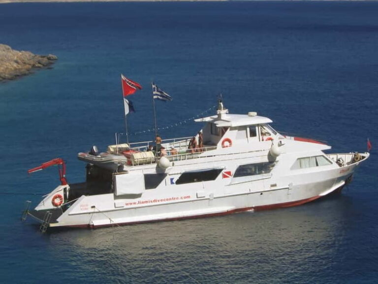 Kos: Try Scuba Diving with a diving boat - Boat comfort on the Liamis Dive Boat-Apollon