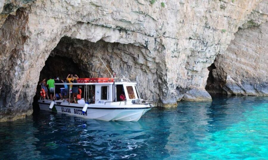 Laganas Zakynthos: Marathonissi, Keri Caves and Turtles Spot - Turtle Island and the big cave moment