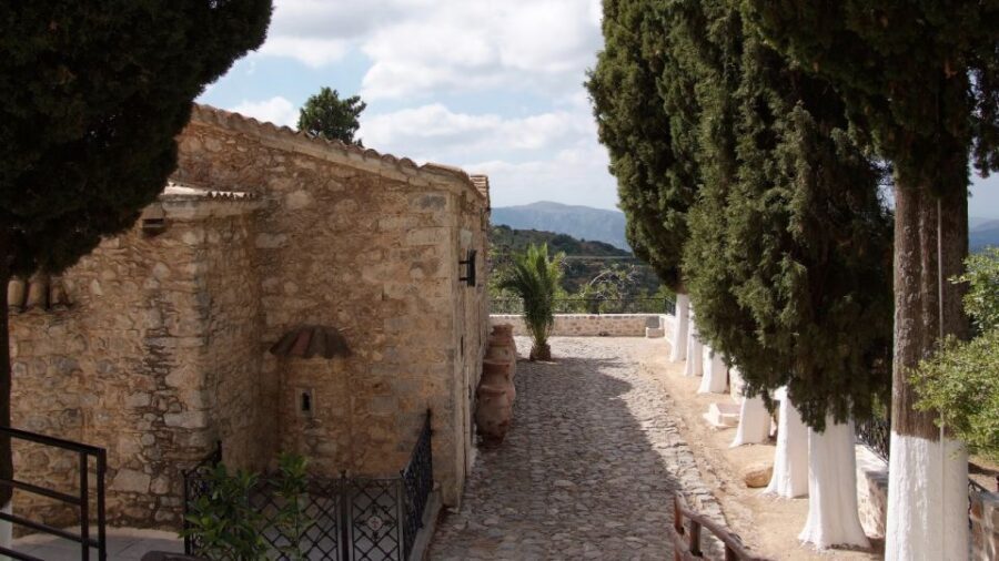 Lassithi, Zeus Cave, Olive Mill Farm & Knossos Combo Tour - Psychro Cave (Cave of Zeus): the steps, the cool air, and the legend