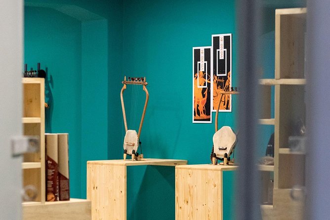 Learn an Ancient Music Instrument: The Lyre of Apollo - What the private format adds