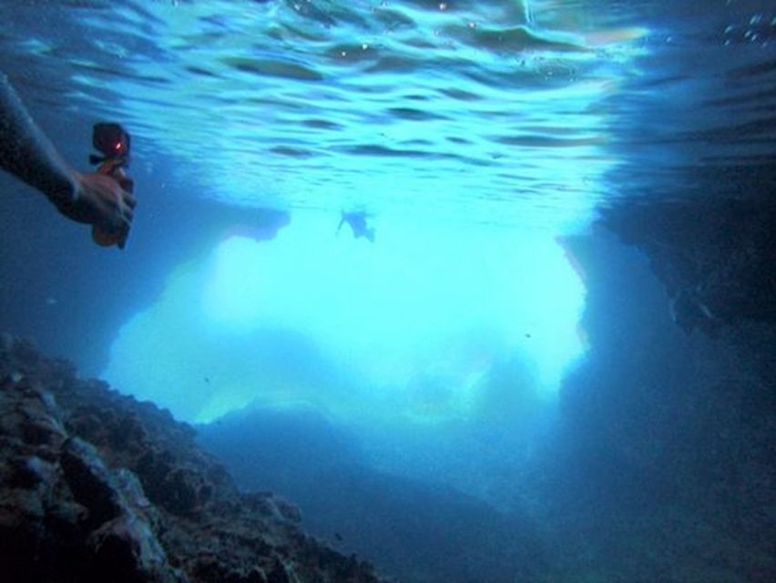 Lefkada: Hidden Blue Cave Kayak Trip with Lunch & Fruits - Starting at Mikros Gialos Beach