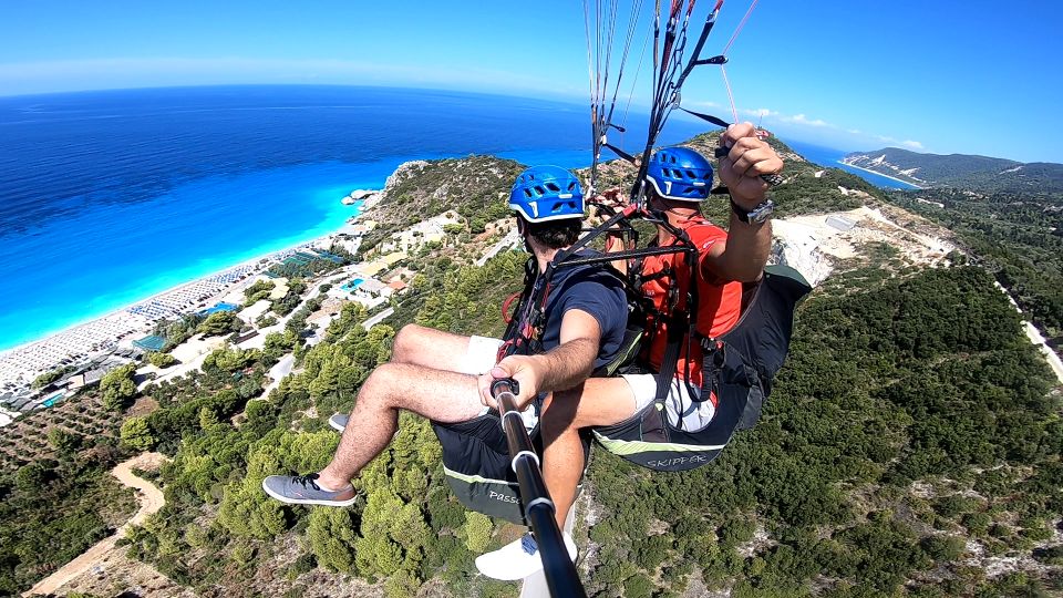 Lefkada paragliding tandem flighs/ Kathisma beach - The instructor and the safety briefing