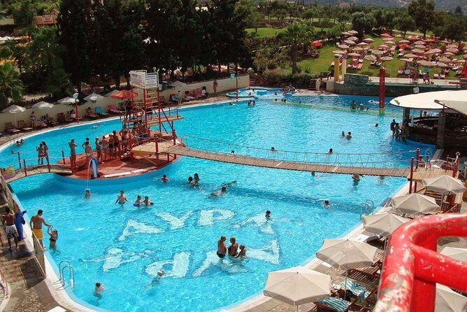 Limnoupolis Water Park All in - Lazy river and central pool: the secret to a better day