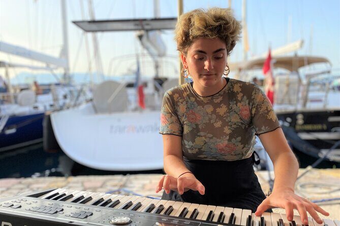 Live Jazz Music and Local Stories in the Heart of Corfu - The stories and anecdotes: Sofia turns the music into a Corfu night out