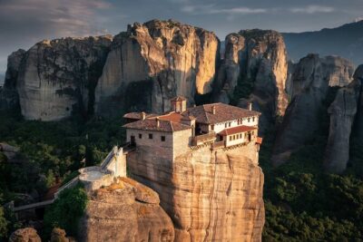 Local Agency - 1 day by Train Thessaloniki to Meteora in English or Spanish - Meeting your guide in Kalabaka