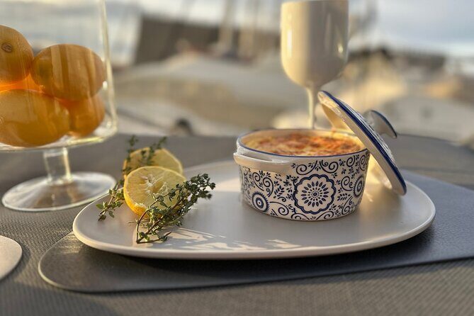 Luxury Catamaran Cruise, Dia Island –Open Bar & Lunch -Top Rated! - Not Included: Things to Know Before You Go