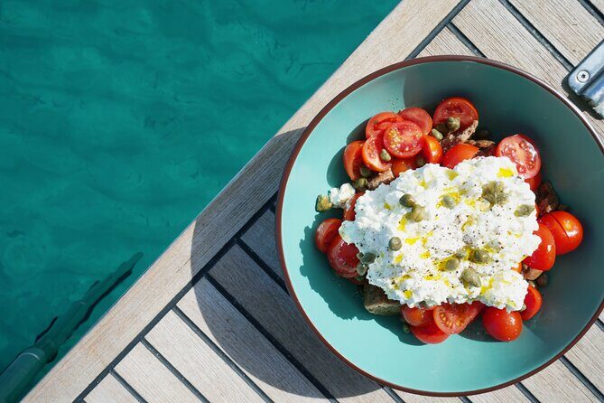 Luxury Catamaran Sunset Semi-Private & Greek Gastronomy in Athens - Drinks, snacks, and the crew’s role (Alex, Veronica, and more)