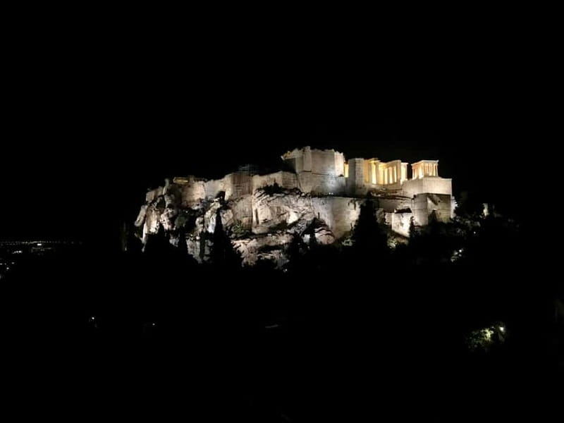 Magic Walk in Athens with Local Friends - What the local guiding adds