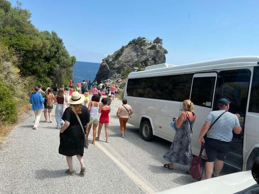 Mamma Mia Tour - The bus ride and the Mama Mia extras: fun, but keep expectations grounded