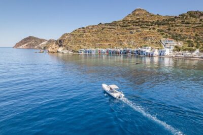 MARVEL SEAWEED 9.6m/32ft Private Boat Tour - Leaving Adamantas for the open water