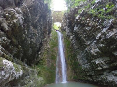 Megalo Papingo: Canyoning with Rappel Section B - The first three rappels: a useful introduction