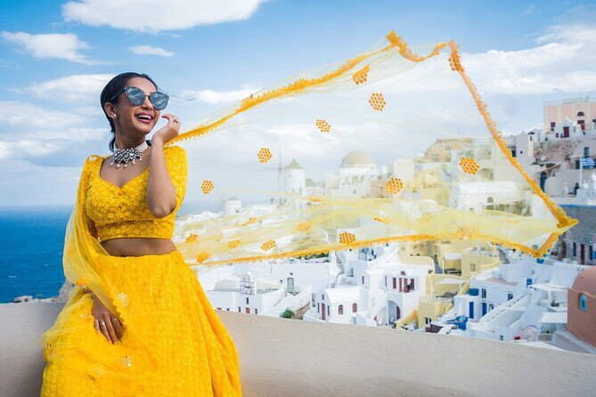 Memories of Santorini - Photoshoot in Oia - Oia Main Street: How You Get Natural Photos Instead of Awkward Ones