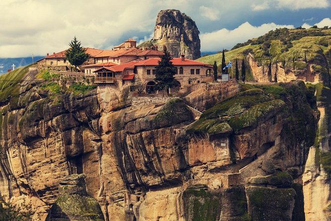 Mercedes Private Tour to Meteora, Delphi and Thermopylae - Lunch in Kastraki village