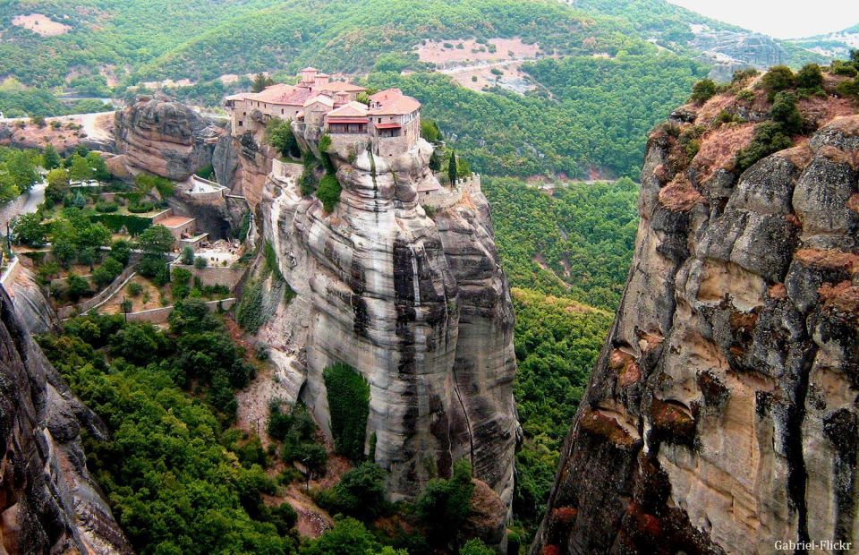 Meteora 2-Day Tour by Train from Thessaloniki - Choosing between the midday tour and the hike