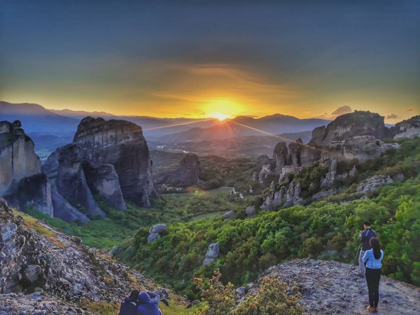 Meteora Evening Tour with Breathtaking Sunset View - Evening Route From Kalabaka to Meteora Rock Towers