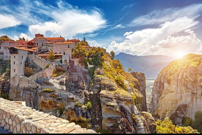 Meteora Full Day Private Tour from Athens including Lunch - Choosing Up to Three Monasteries at Meteora (And Why That Number Works)