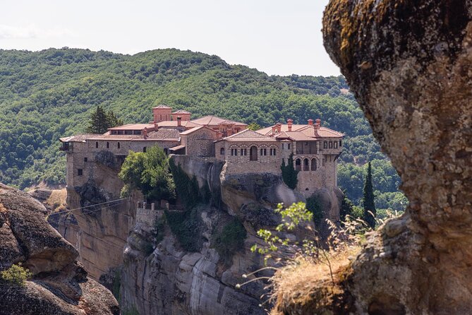 "Meteora Highlights: A Journey Among the Sky-High Monasteries" - Varlaam and the story of an isolated community