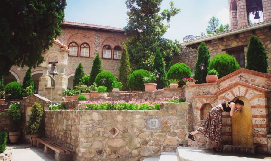 Meteora: Hiking Tour with Local Guide and Monastery Visit - Who this tour suits best (and who should skip it)