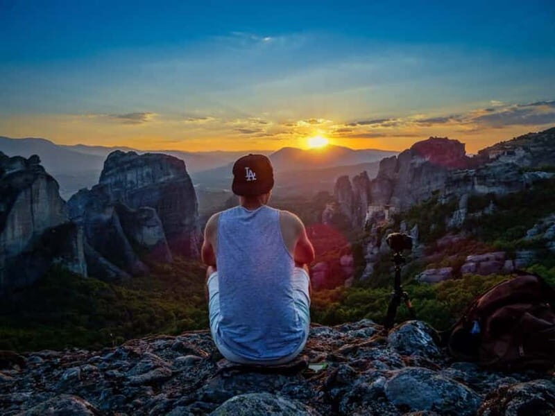 Meteora: Majestic Sunset Tour & Monasteries with Local Guide - How the 4-hour sunset loop works from Kalabaka and Kastraki