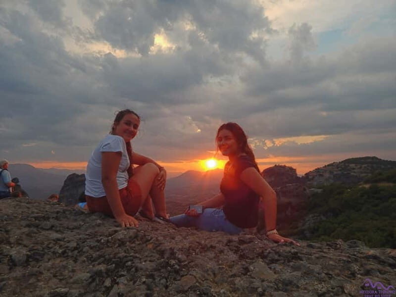 Meteora: Majestic Sunset Tour & Monasteries with Local Guide - The sunset viewpoint: when the rocks do the talking