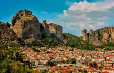 Meteora Monasteries: Full Day Tour from Athens - Kastraki: your first taste of Meteora