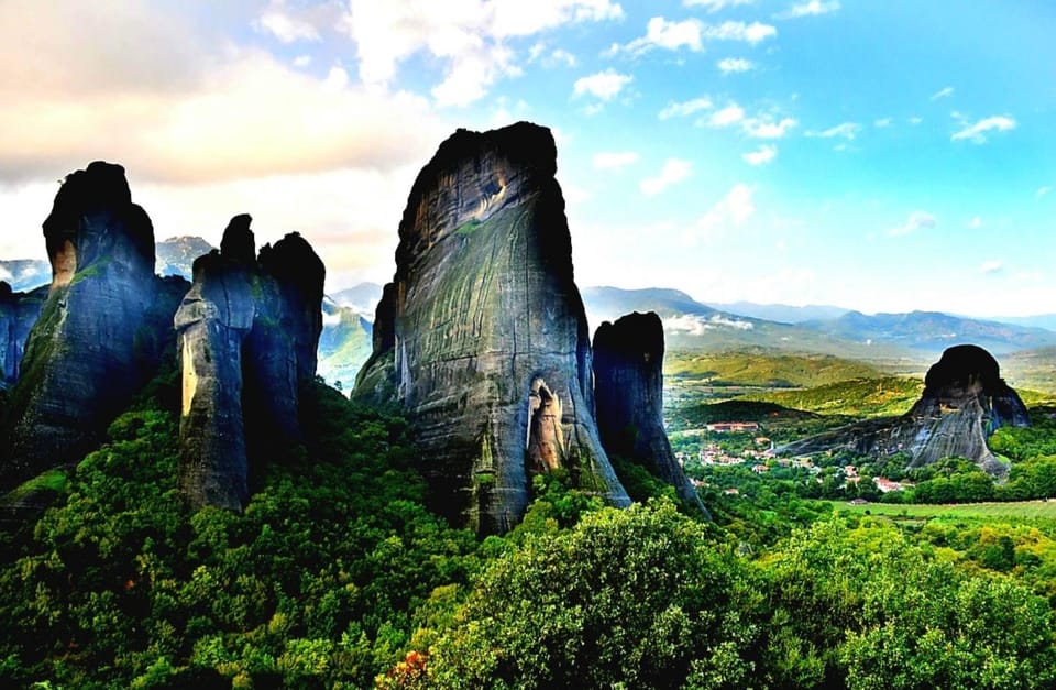 Meteora Monasteries: Full Day Tour from Athens - Varlaam Monastery and the cliff setting
