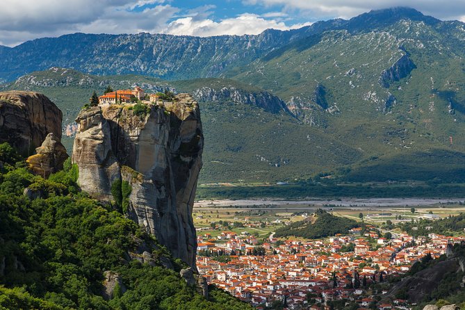 Meteora Monasteries Private Daytrip from Athens - The road trip from Athens