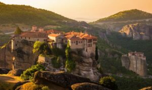 Meteora: Monasteries Tour, Lunch, and Athens Transfer Option - Lunch in Kalambaka: what you get and how to use it
