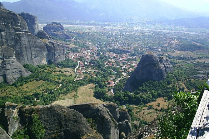 Meteora Private Full Day Tour - Thermopylae and the memory of King Leonidas