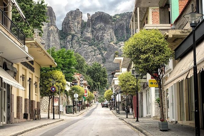 Meteora Private Full Day Tour - Food, breaks, and the shape of the day